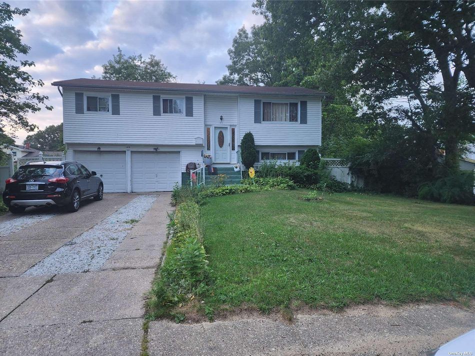 Image 1 of 12 for 143 Stahley Street in Long Island, Brentwood, NY, 11717