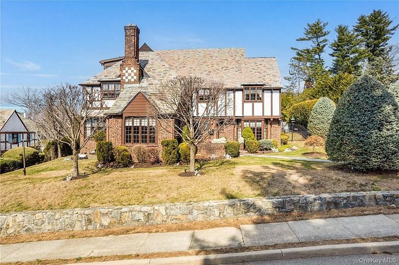 1430 Riverview Avenue