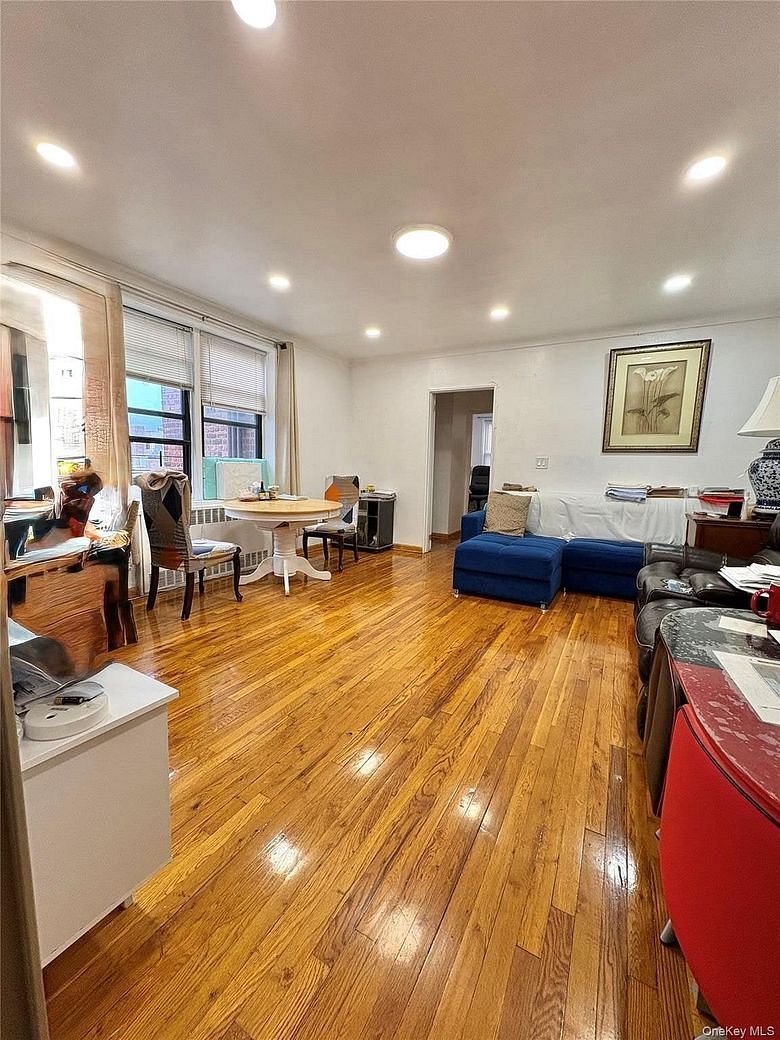 144-07 Sanford Avenue #6E