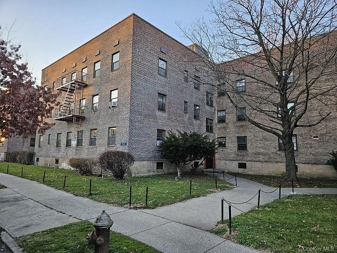 144-17 79 Avenue #2D