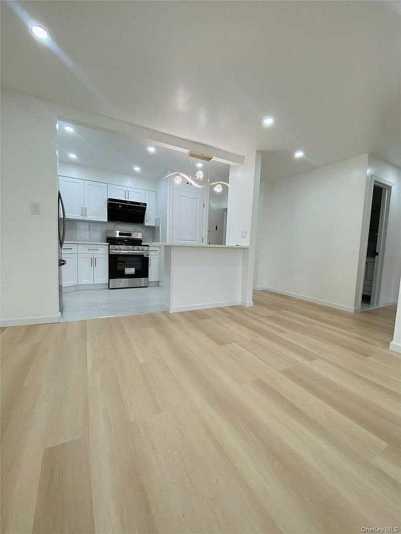 144-23 Barclay Avenue #6B