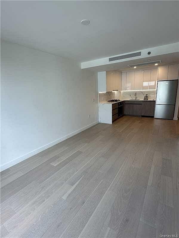 144-49 Northern Boulevard #520