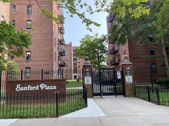 144-58 Sanford Avenue #51