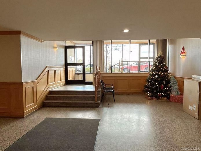 144-60 Gravett Street #2B