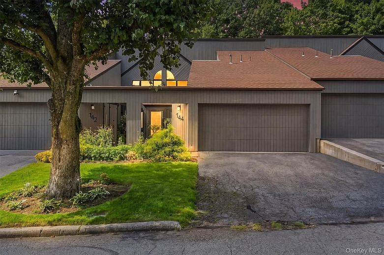 144 Stone Oaks Drive