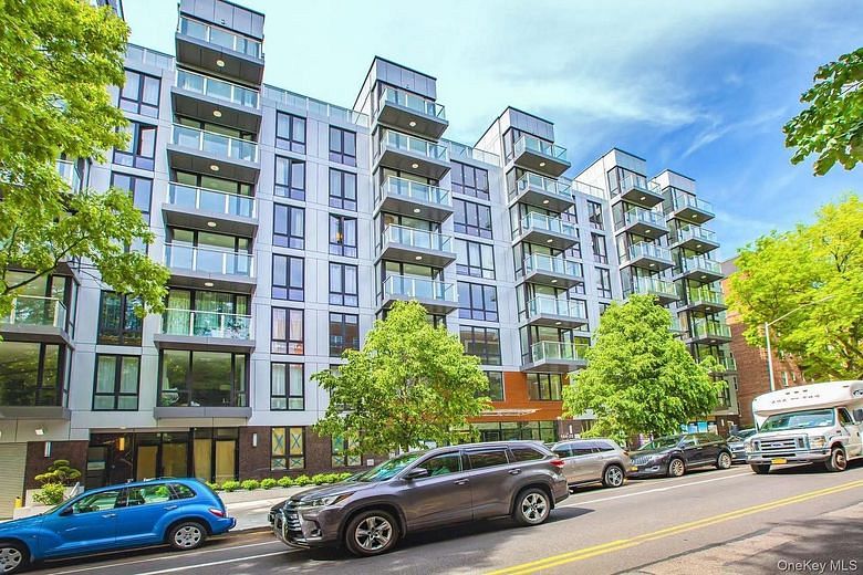 14427 Sanford Avenue #3J