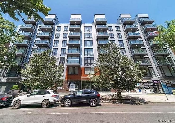 14427 Sanford Avenue #4L