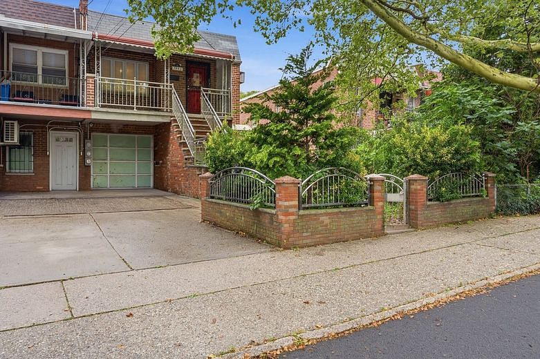 1445 East 100th Street