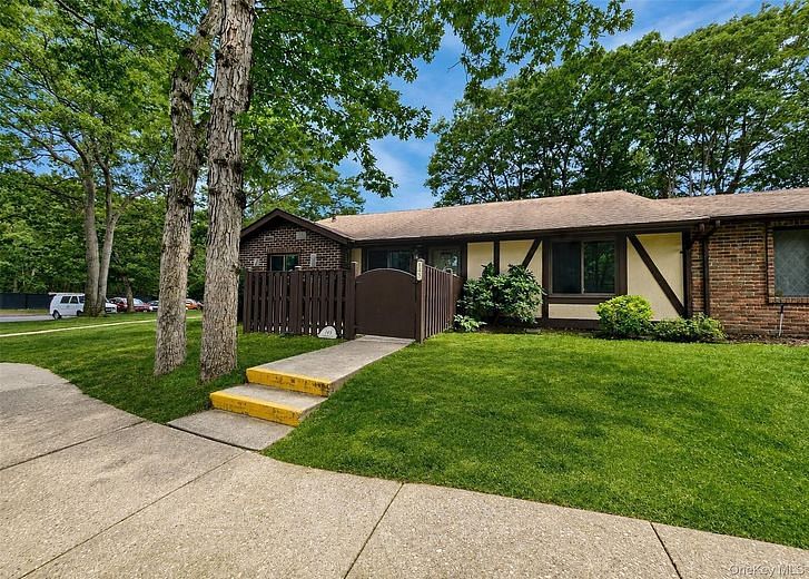 145 Cambridge Drive