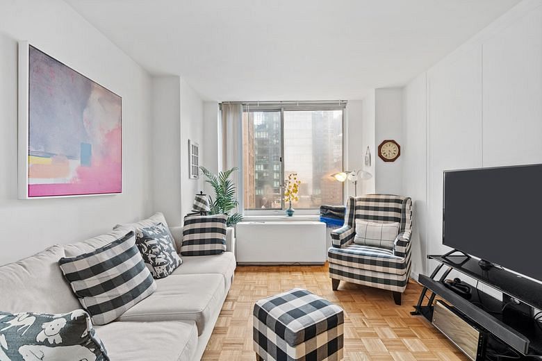 145 East 48th Street #14B