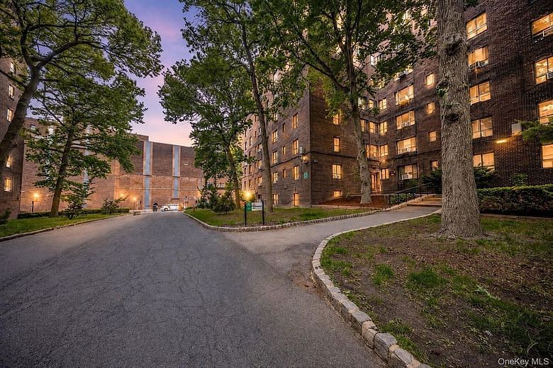 1450 Parkchester Road #4E