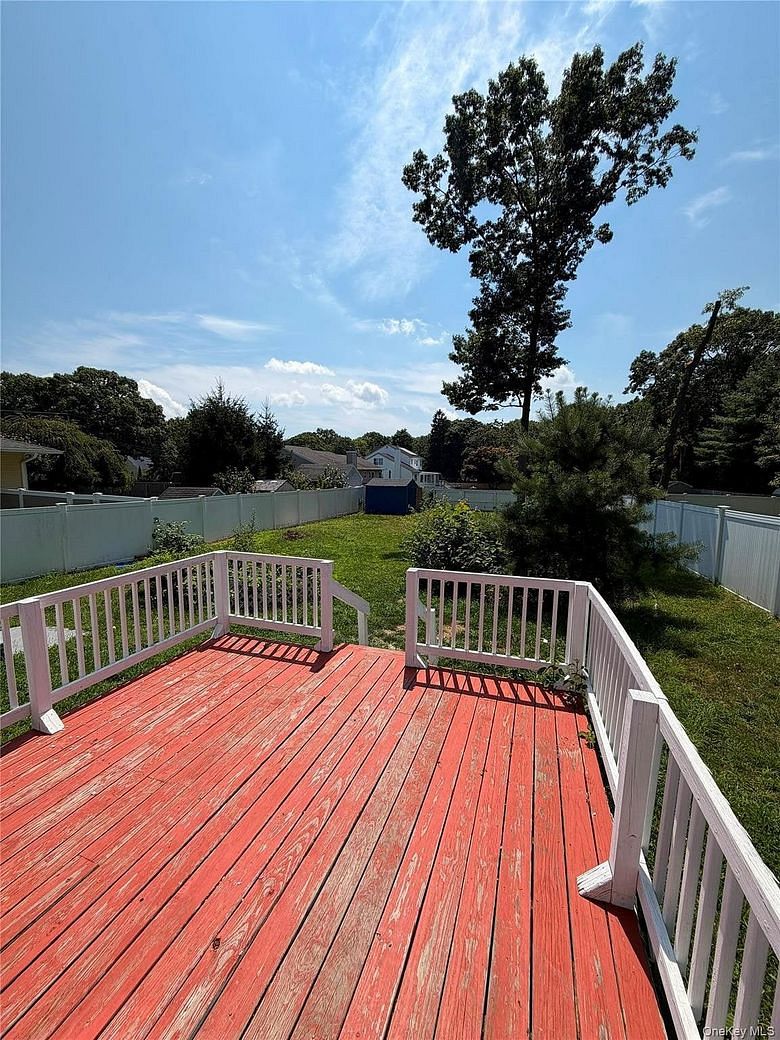 146 Moriches Middle Island Road