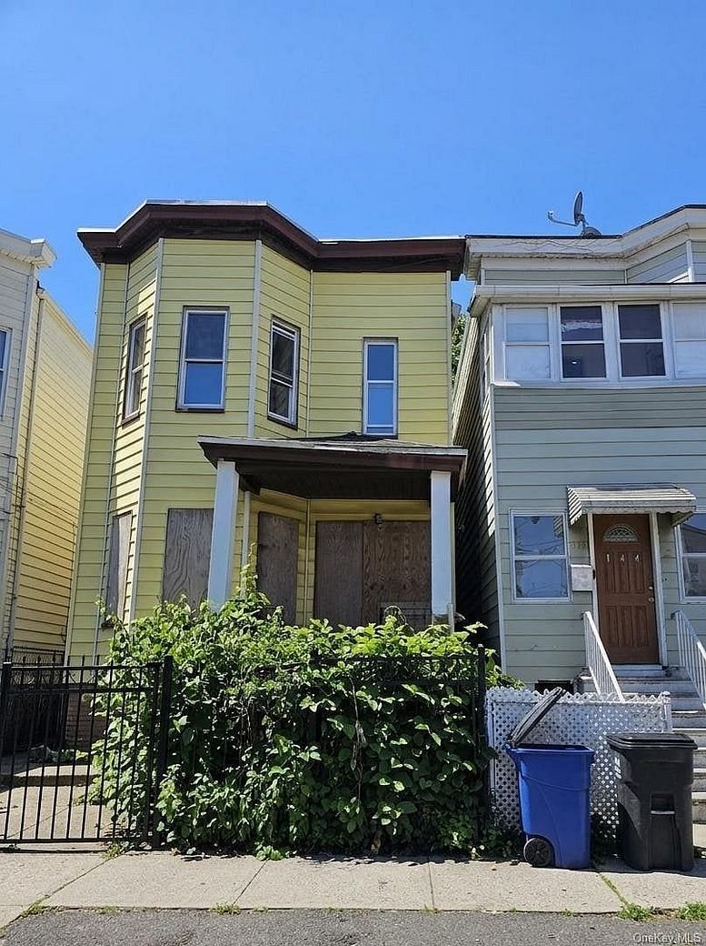 146 S 13th Avenue