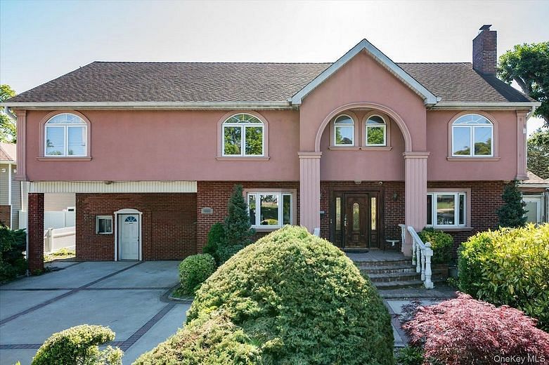 1461 Talmadge Drive