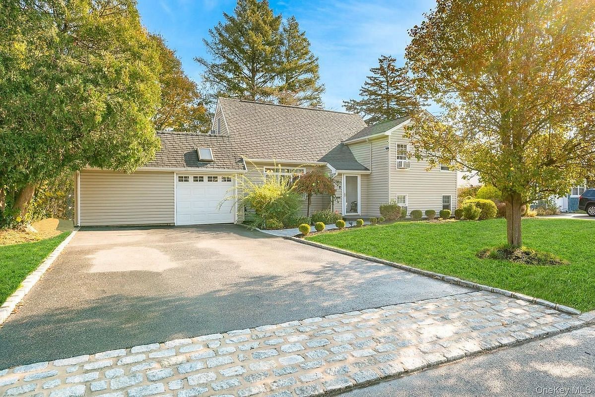 Image 1 of 41 for 1465 Lincoln Boulevard in Long Island, Bay Shore, NY, 11706