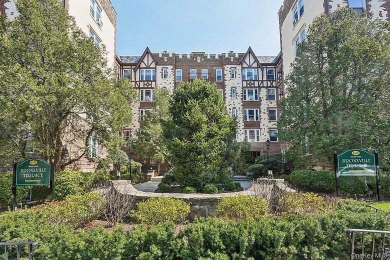 1468 Midland Avenue #2C