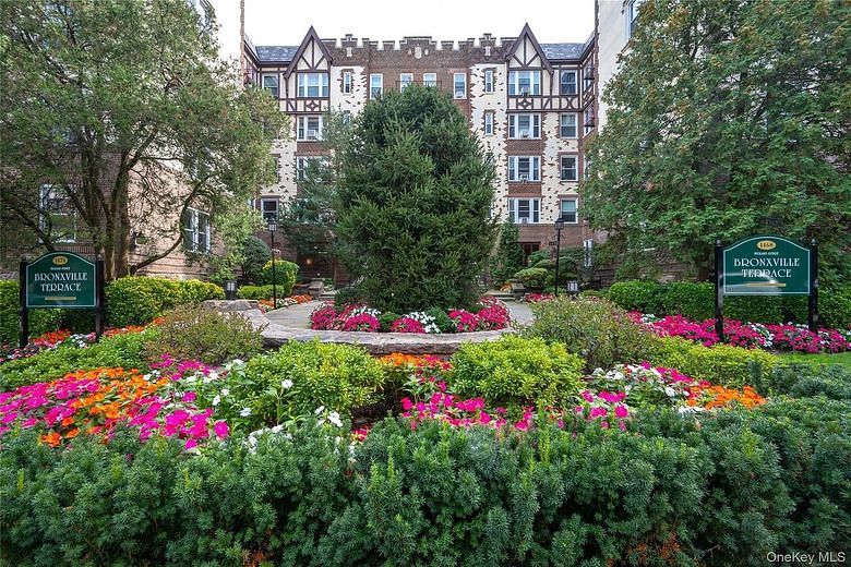 1468 Midland Avenue #4D
