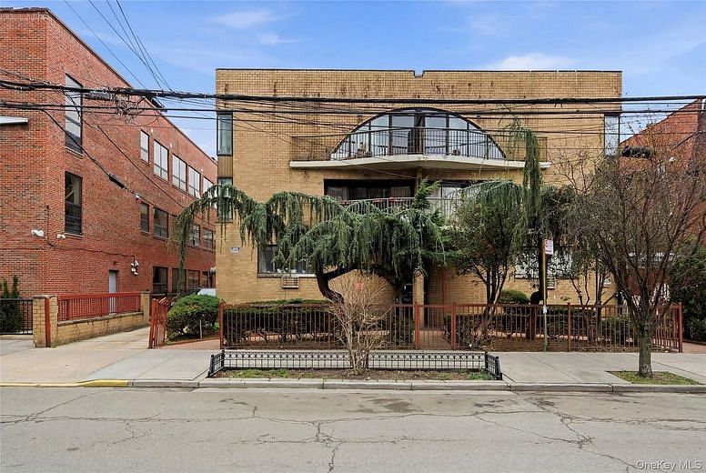 147-26 Roosevelt Avenue #L1