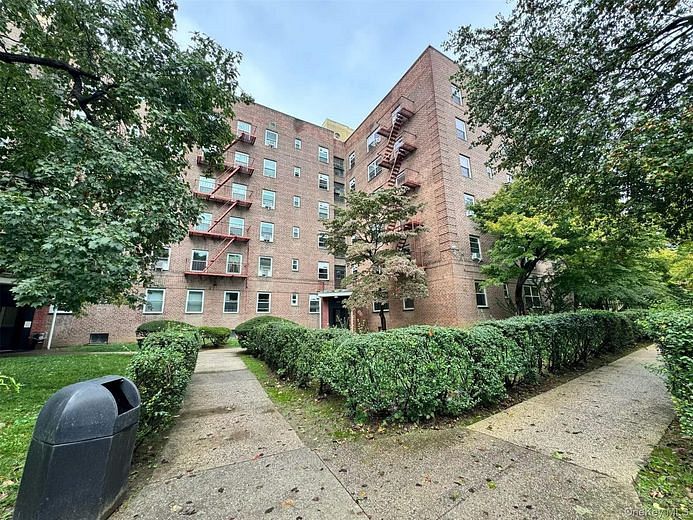 147-37 38 Avenue #16C