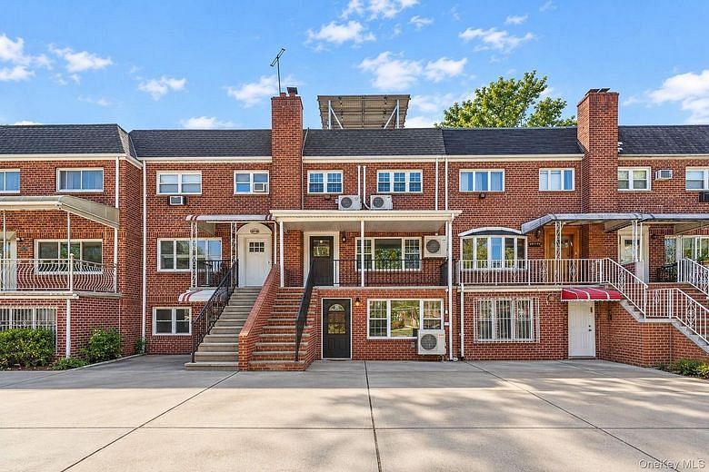 147-48 76th Road