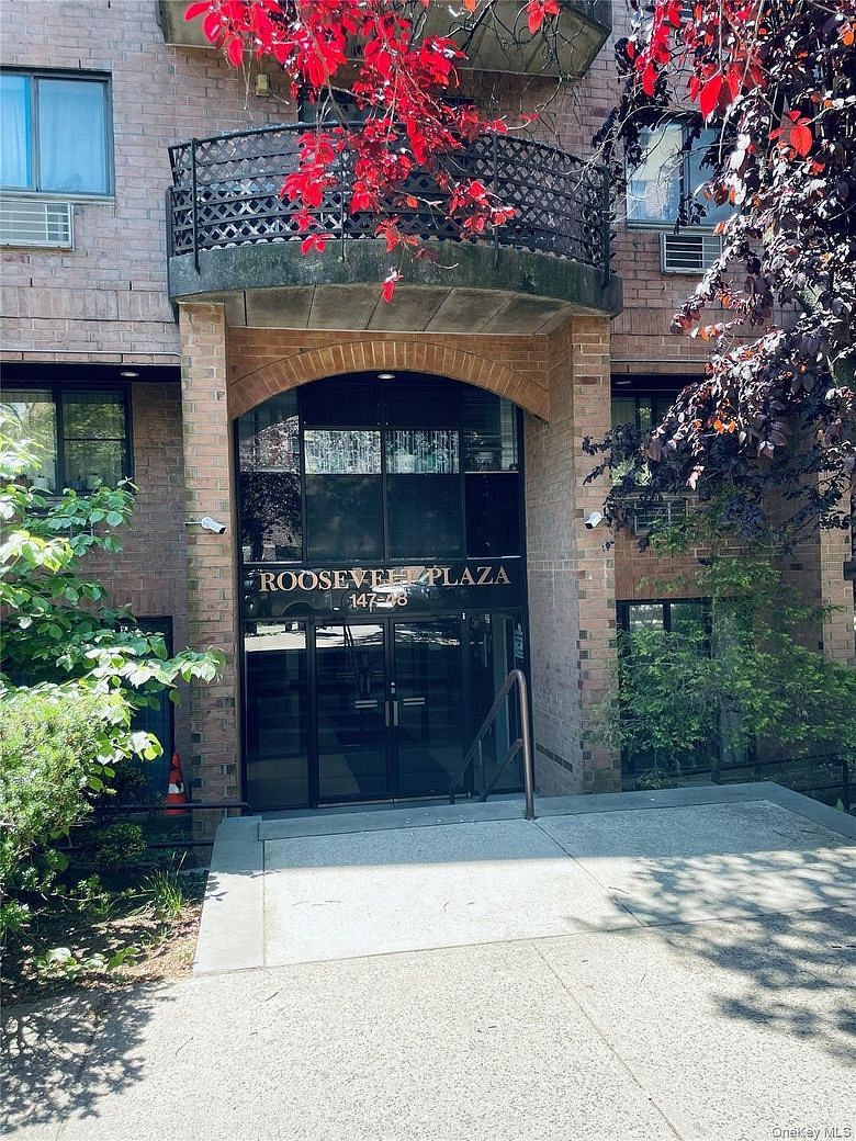 147-48 Roosevelt Avenue #2G