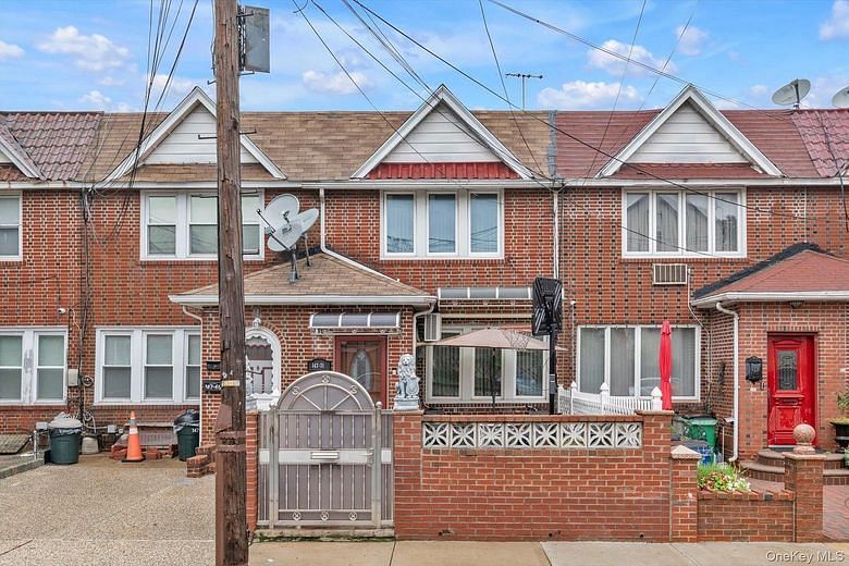 147-71 Hoover Avenue