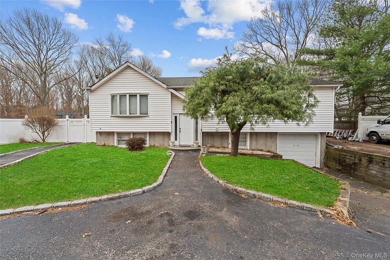 147 Horseblock Road