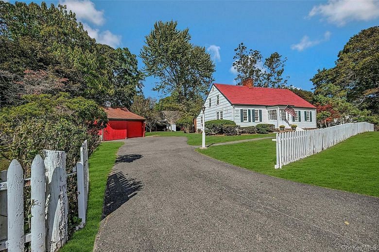147 N Country Road