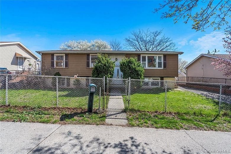 1470 Louis Nine Boulevard