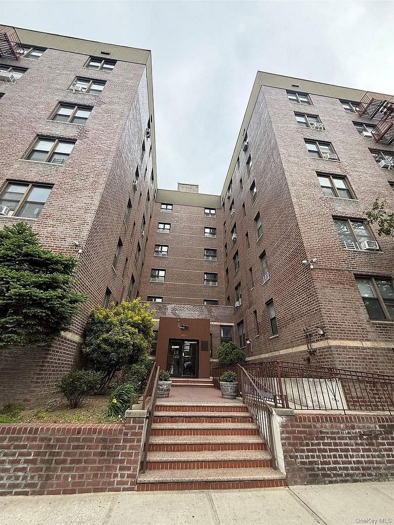 14737 Roosevelt Avenue #2B