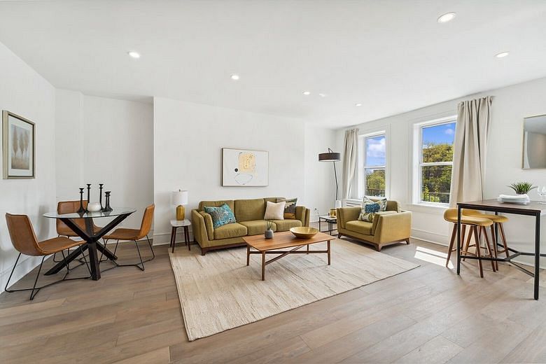 148-09 Northern Boulevard #2J