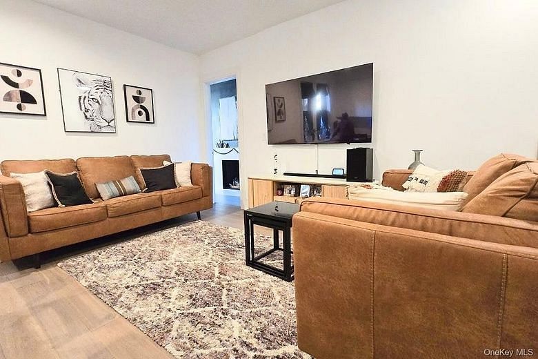 148-09 Northern Boulevard #2O