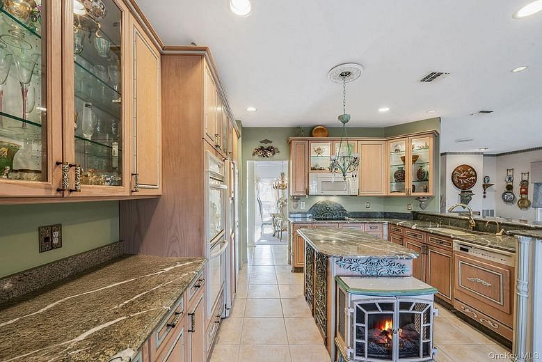 148 Country Club Drive