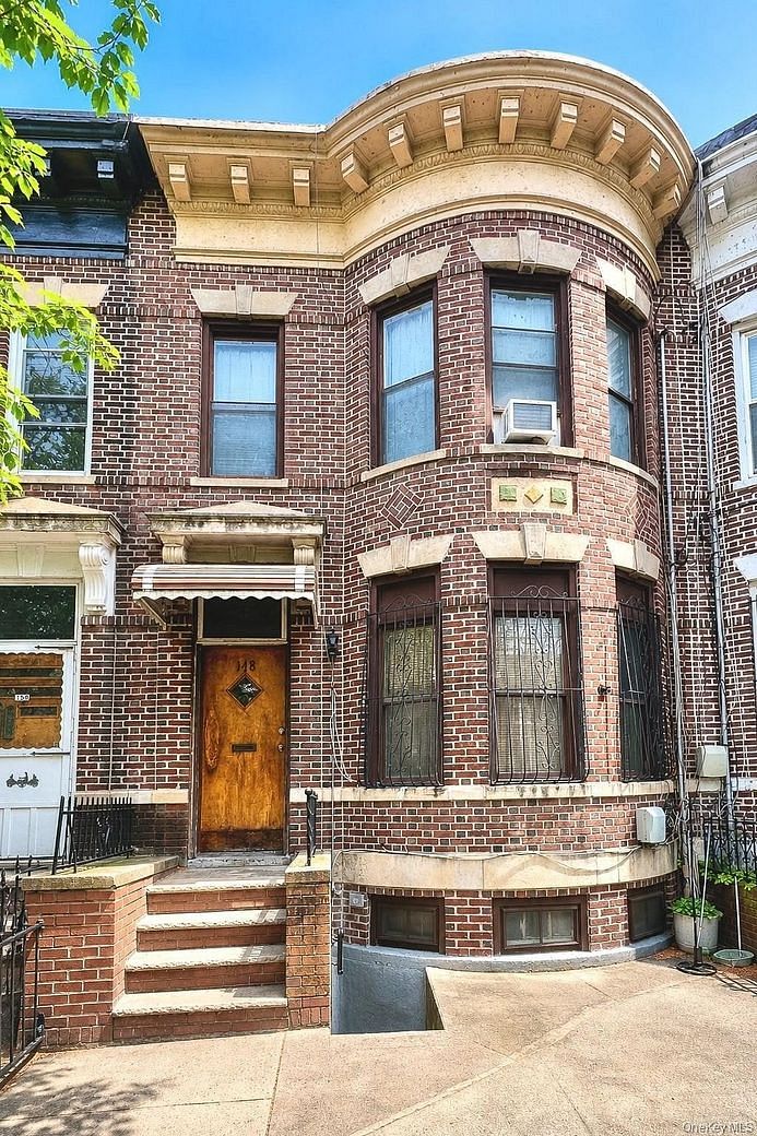 148 E 32nd Street