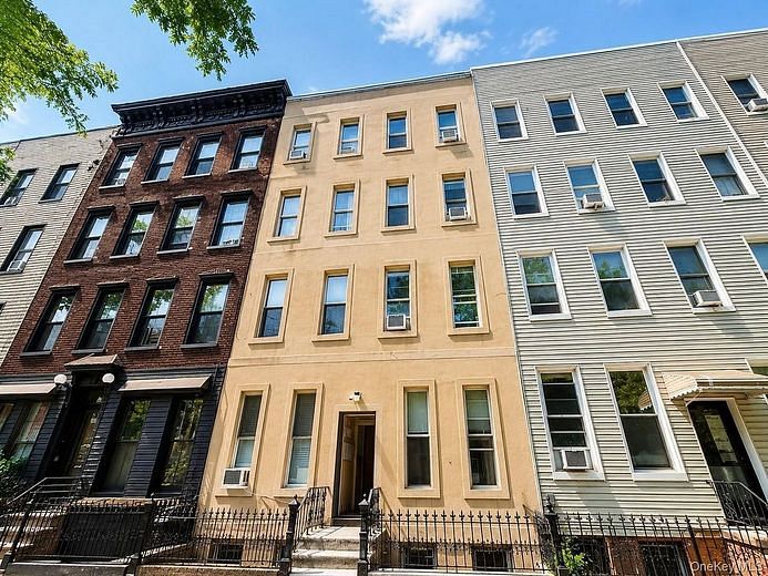 148 N 9th Street
