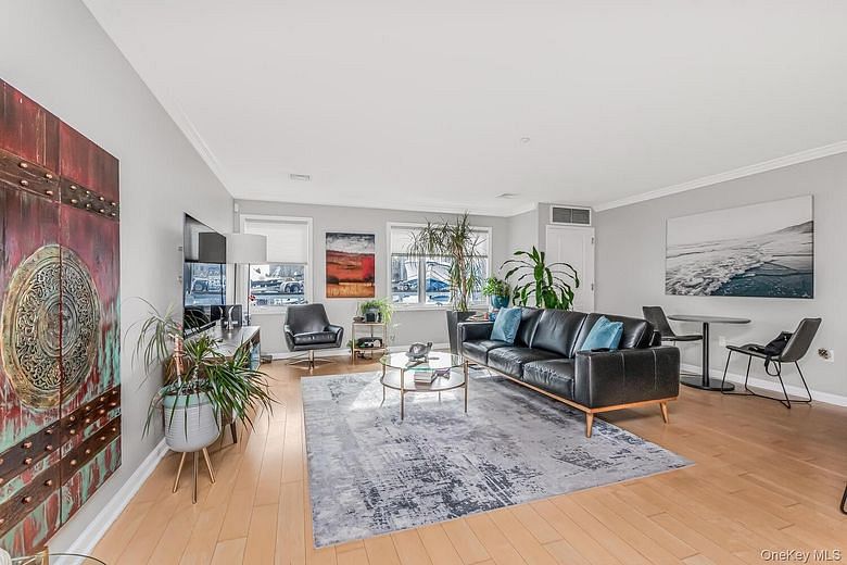 1490 Outlook Avenue #1D