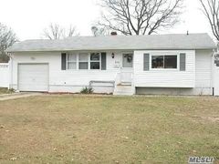Image 1 of 10 for 215 Fruitwood Lane in Long Island, Central Islip, NY, 11722