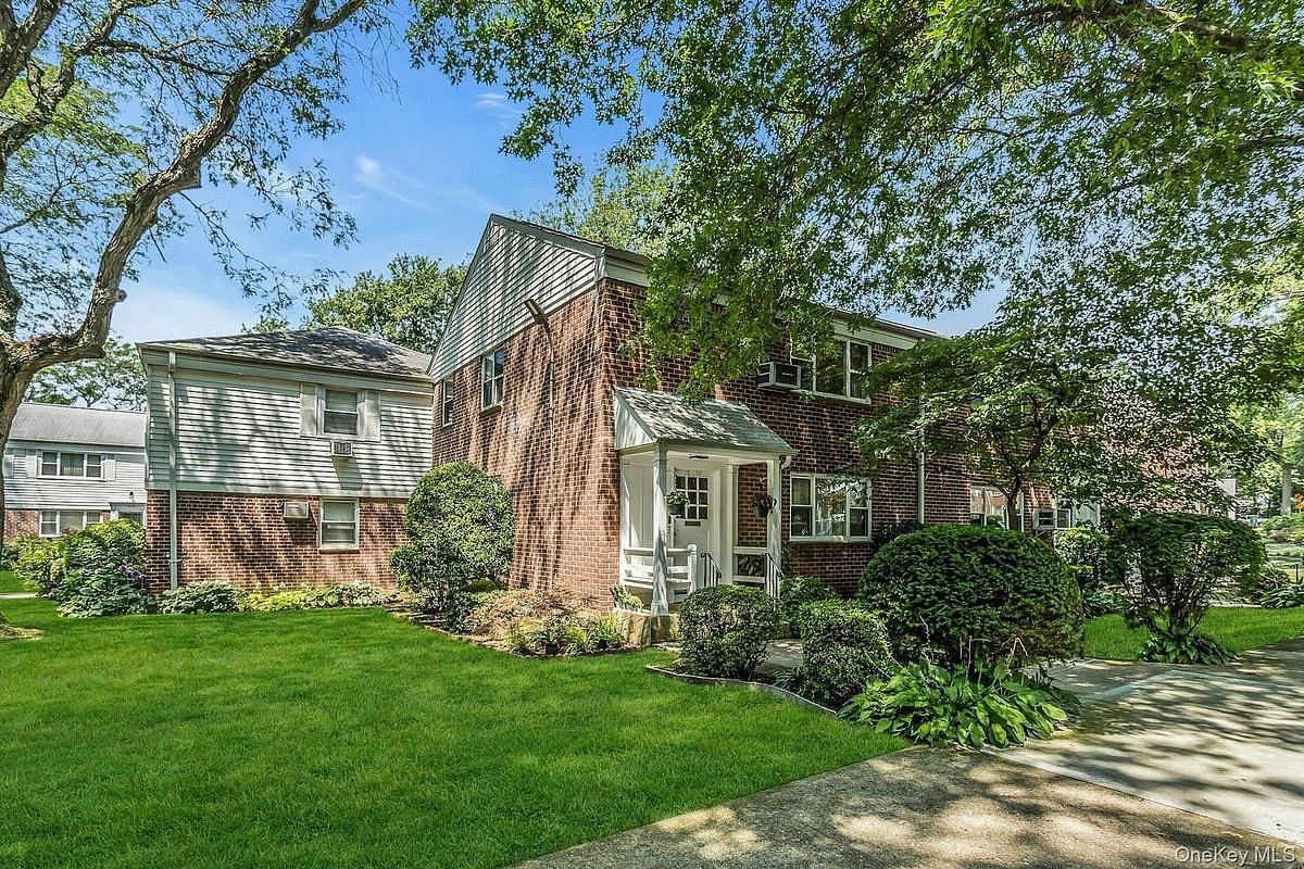 Image 1 of 15 for 15-06 212 Street #207 in Queens, Bayside, NY, 11360