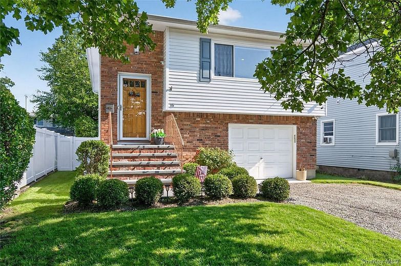 15 1st Avenue