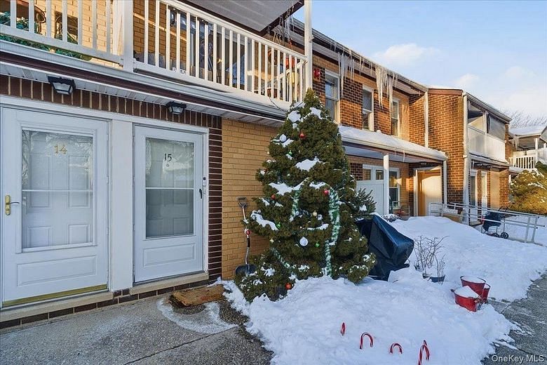 15 Artist Lake Drive