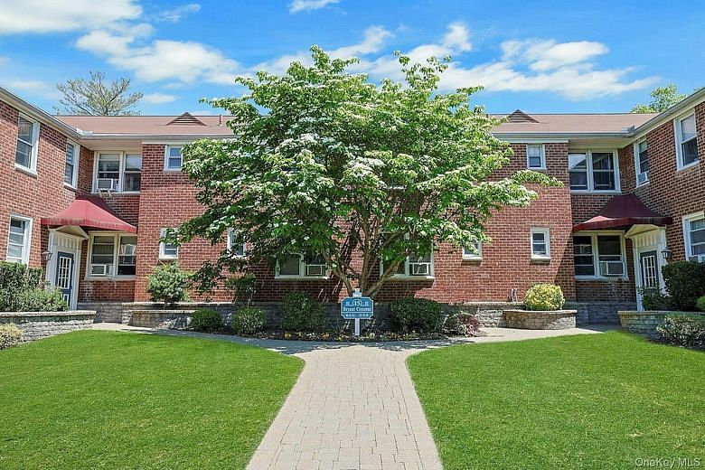 15 Bryant Crescent #2G