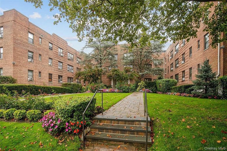 15 Canterbury Road #C10