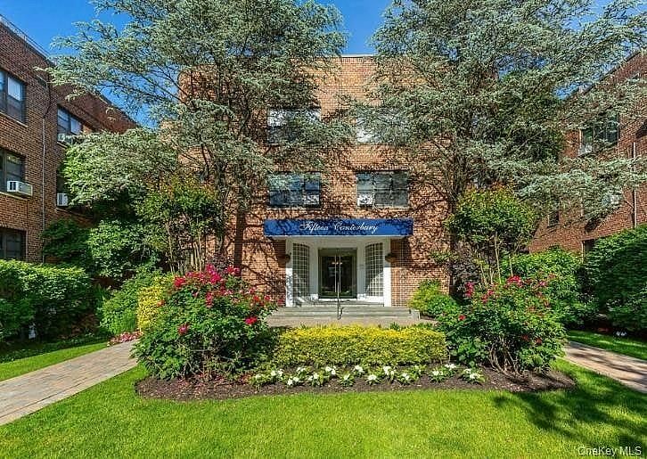 15 Canterbury Road #D13