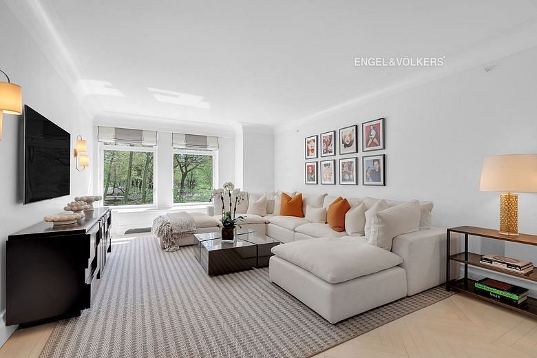 15 Central Park West #2B