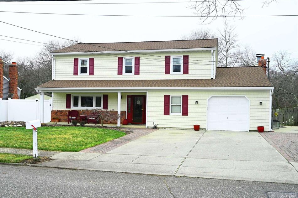 Image 1 of 31 for 15 Claire Lane in Long Island, Sayville, NY, 11782