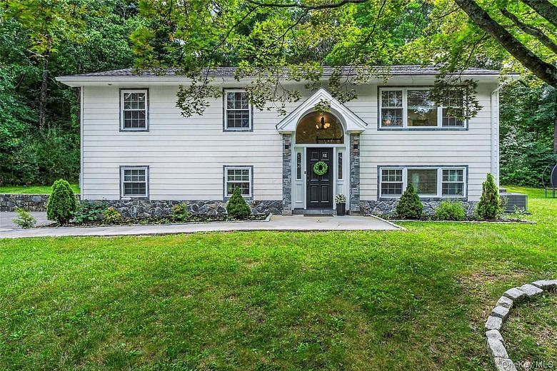 15 Cobblestone Lane