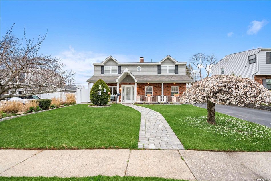 Image 1 of 35 for 15 Cooper Lane in Long Island, Levittown, NY, 11756