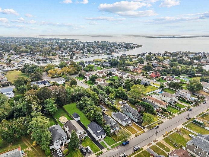 15 E Hamilton Avenue