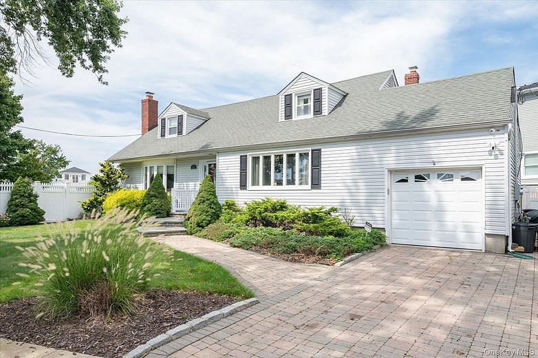 15 E Lincoln Avenue