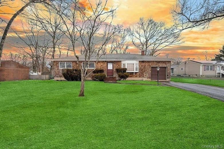 15 E Woodside Avenue